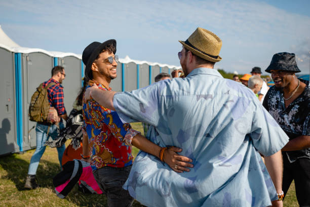 Best Luxury portable toilet rental  in Shinnston, WV